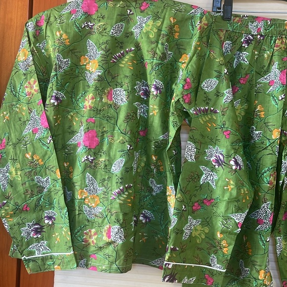 NWOT handmade green floral print button down long sleeve collared PJ pants set - Picture 12 of 15